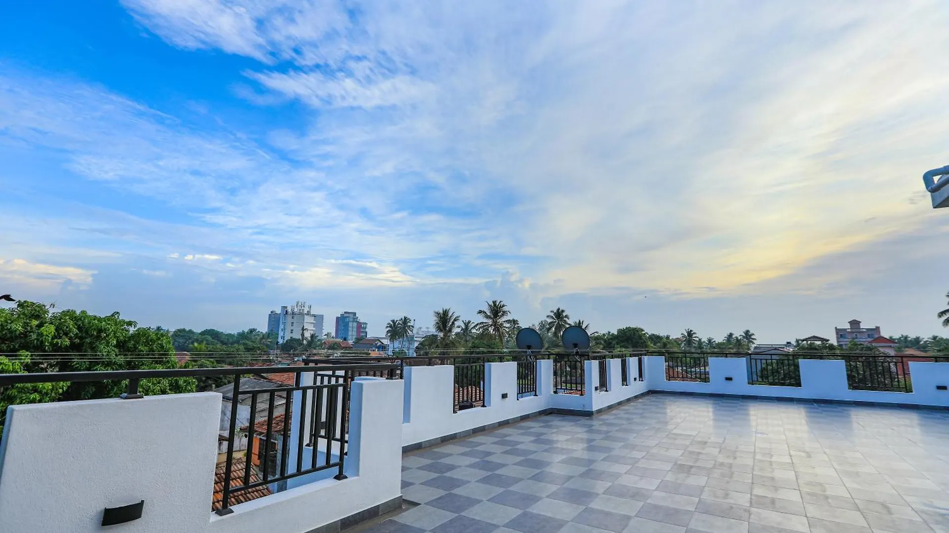 D Marit Motel Negombo
